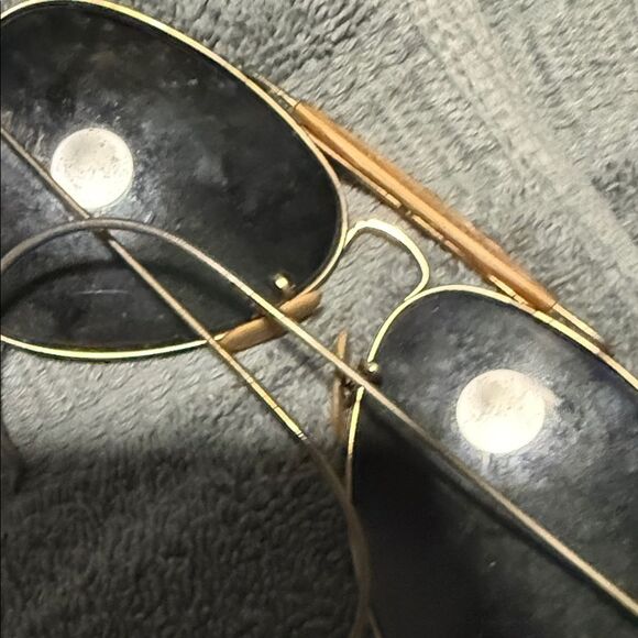 Gold Aviator Sunglasses with Dark Lenses VINTAGE - Very Fragile Ray Bans - 1980s main image 3